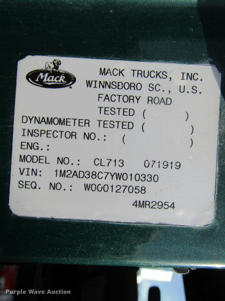 image for item DF3874 2000 Mack CL700 dump truck