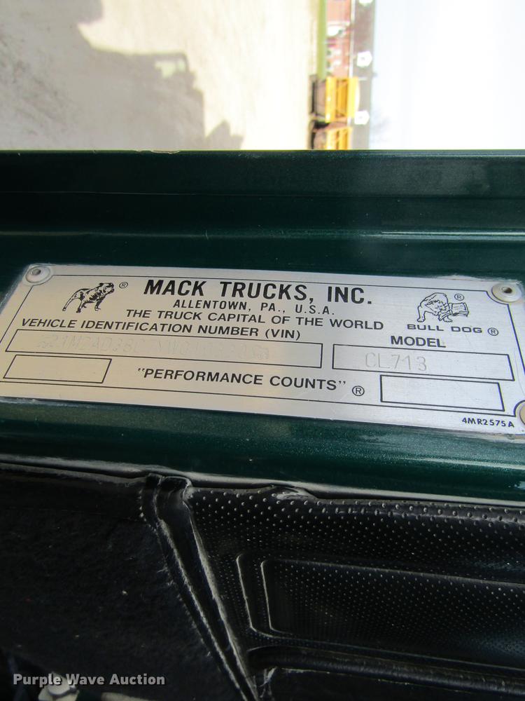 image for item DF3874 2000 Mack CL700 dump truck