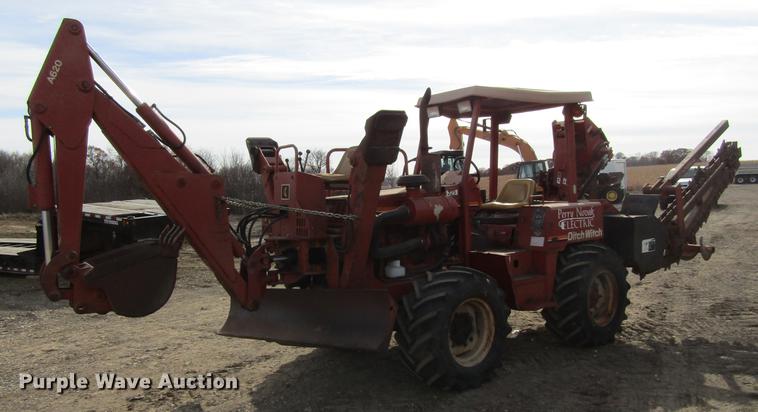 image for item DF3878 1997 Ditch Witch 8020 trencher