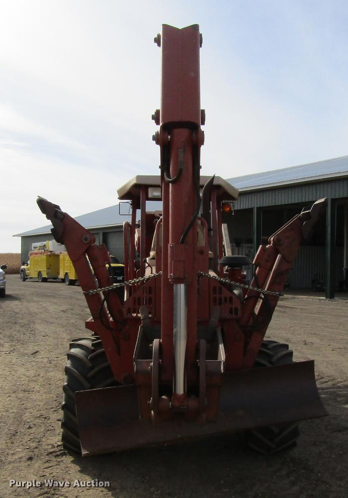 image for item DF3878 1997 Ditch Witch 8020 trencher