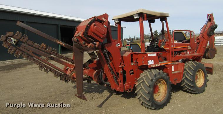 image for item DF3878 1997 Ditch Witch 8020 trencher