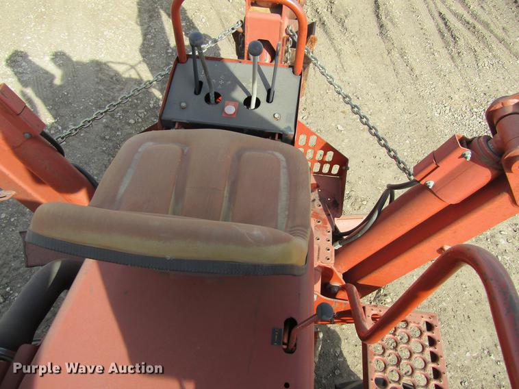 image for item DF3878 1997 Ditch Witch 8020 trencher