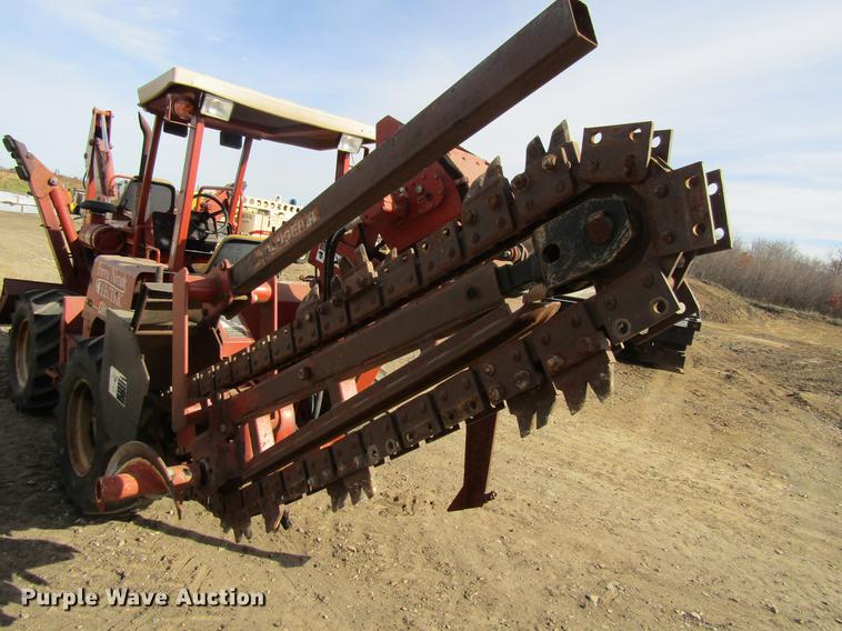 image for item DF3878 1997 Ditch Witch 8020 trencher