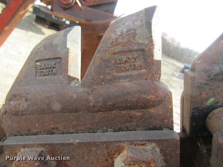 image for item DF3878 1997 Ditch Witch 8020 trencher