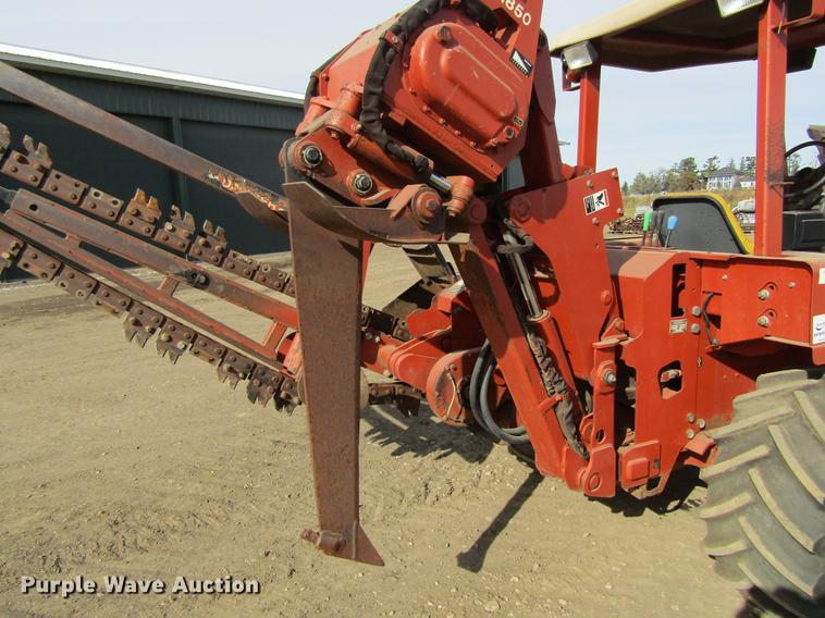 image for item DF3878 1997 Ditch Witch 8020 trencher