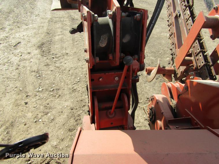 image for item DF3878 1997 Ditch Witch 8020 trencher