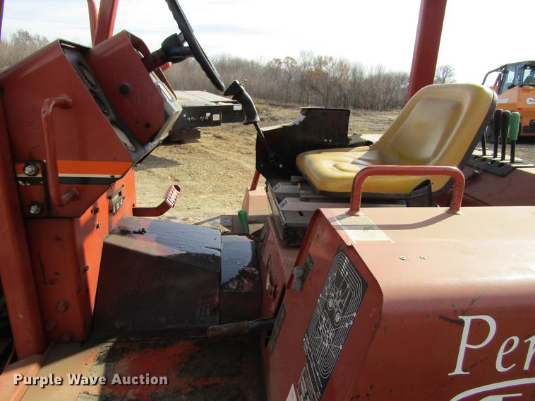 image for item DF3878 1997 Ditch Witch 8020 trencher