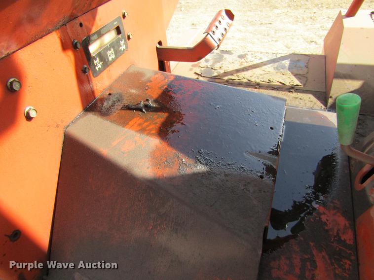 image for item DF3878 1997 Ditch Witch 8020 trencher