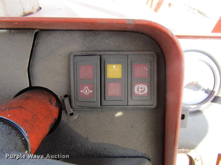 image for item DF3878 1997 Ditch Witch 8020 trencher