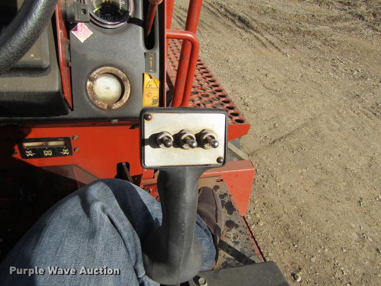 image for item DF3878 1997 Ditch Witch 8020 trencher