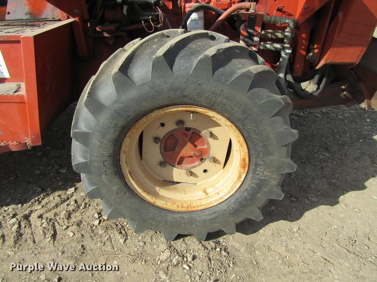 image for item DF3878 1997 Ditch Witch 8020 trencher