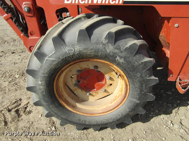 image for item DF3878 1997 Ditch Witch 8020 trencher