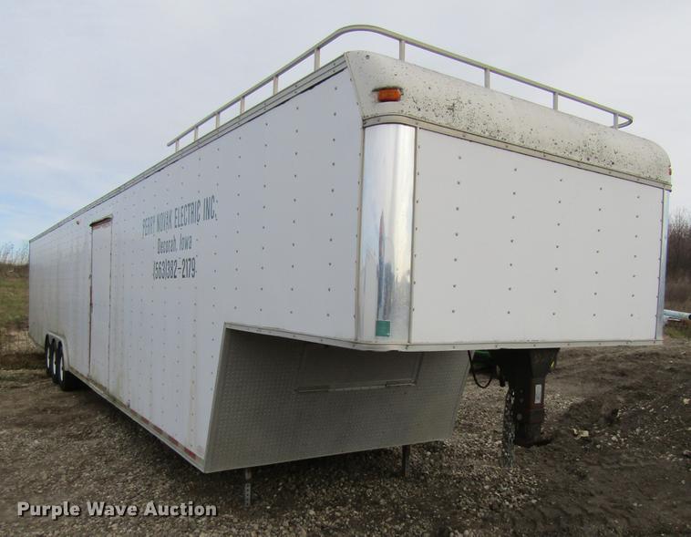 image for item DF3879 1998 United Express Line enclosed cargo trailer