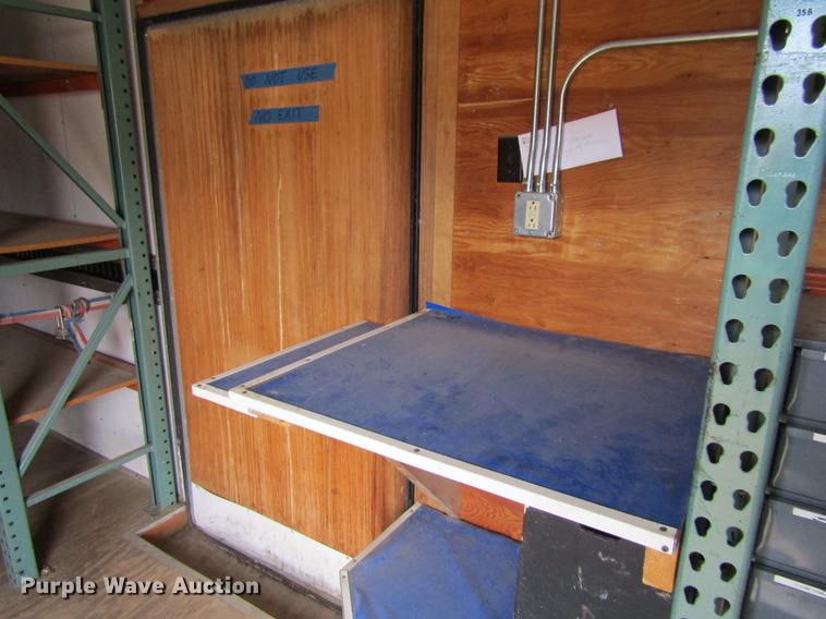 image for item DF3879 1998 United Express Line enclosed cargo trailer