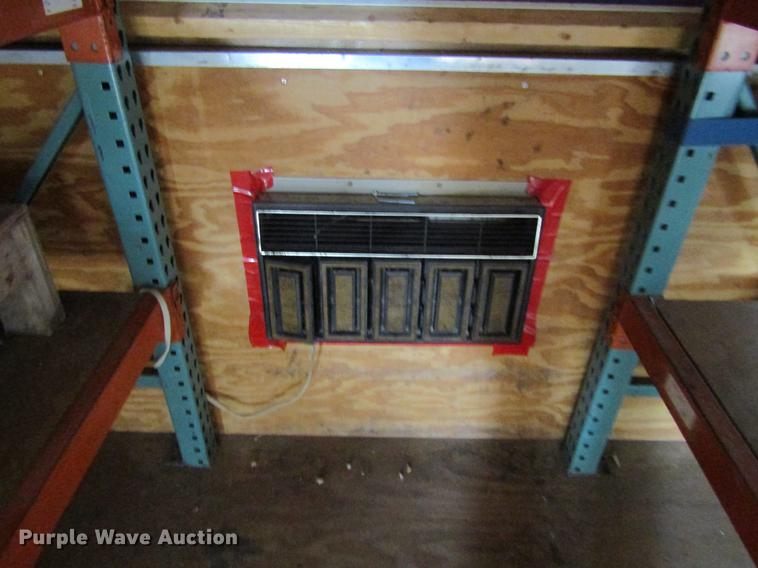 image for item DF3879 1998 United Express Line enclosed cargo trailer