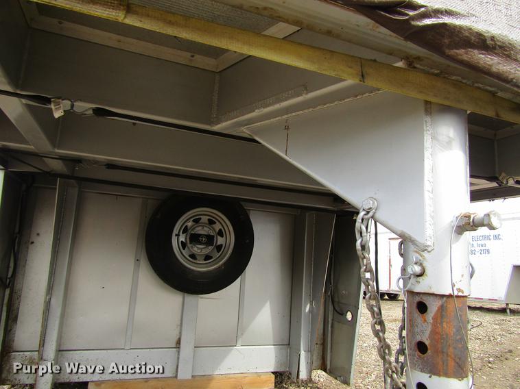 image for item DF3880 2011 Wells Cargo CVG3225 enclosed cargo trailer