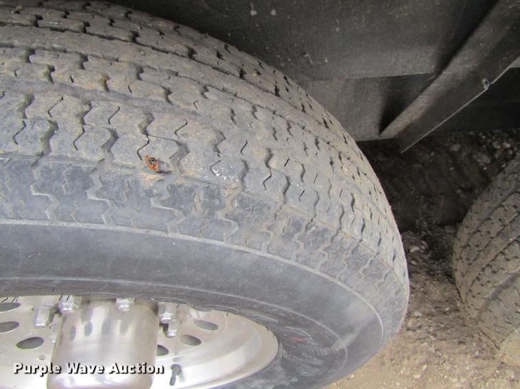 image for item DF3880 2011 Wells Cargo CVG3225 enclosed cargo trailer