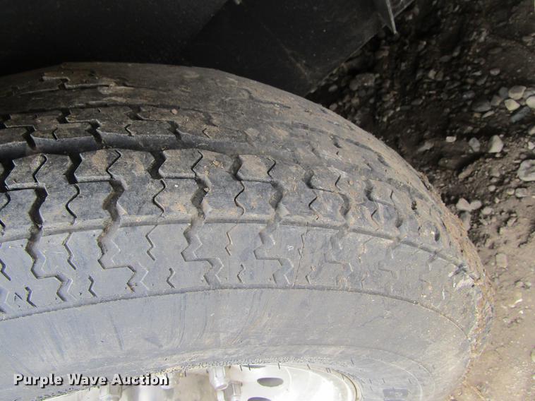 image for item DF3880 2011 Wells Cargo CVG3225 enclosed cargo trailer