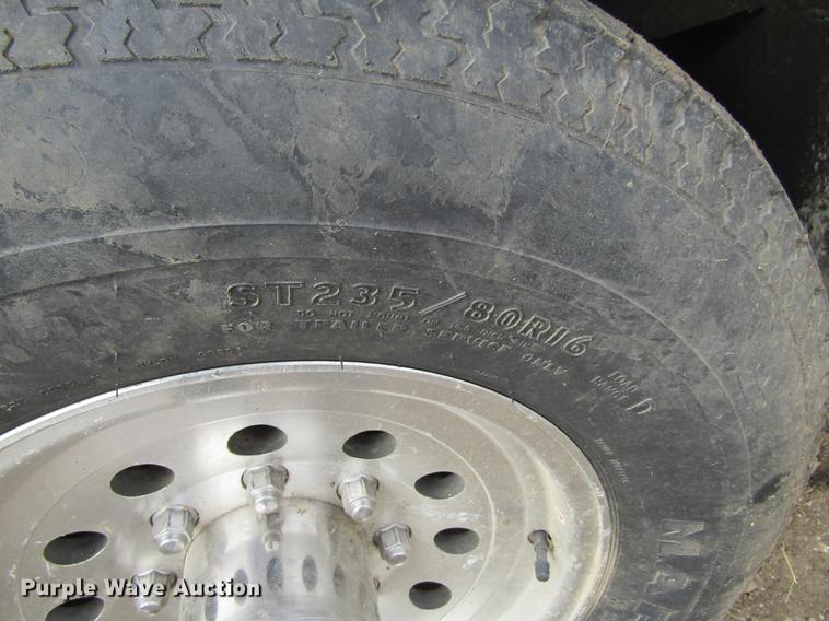 image for item DF3880 2011 Wells Cargo CVG3225 enclosed cargo trailer