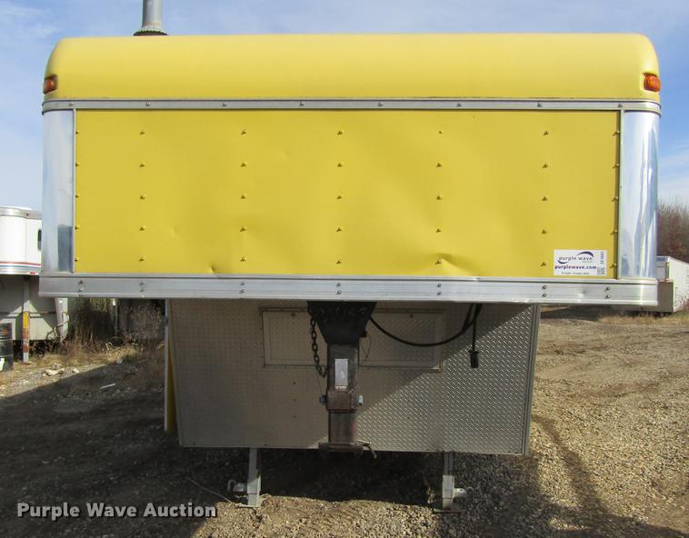 image for item DF3881 1999 United Express enclosed cargo trailer