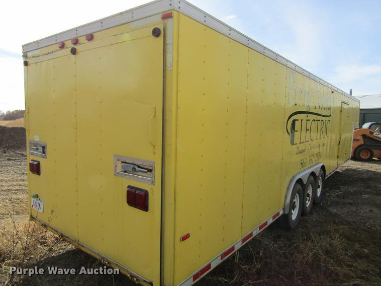 image for item DF3881 1999 United Express enclosed cargo trailer