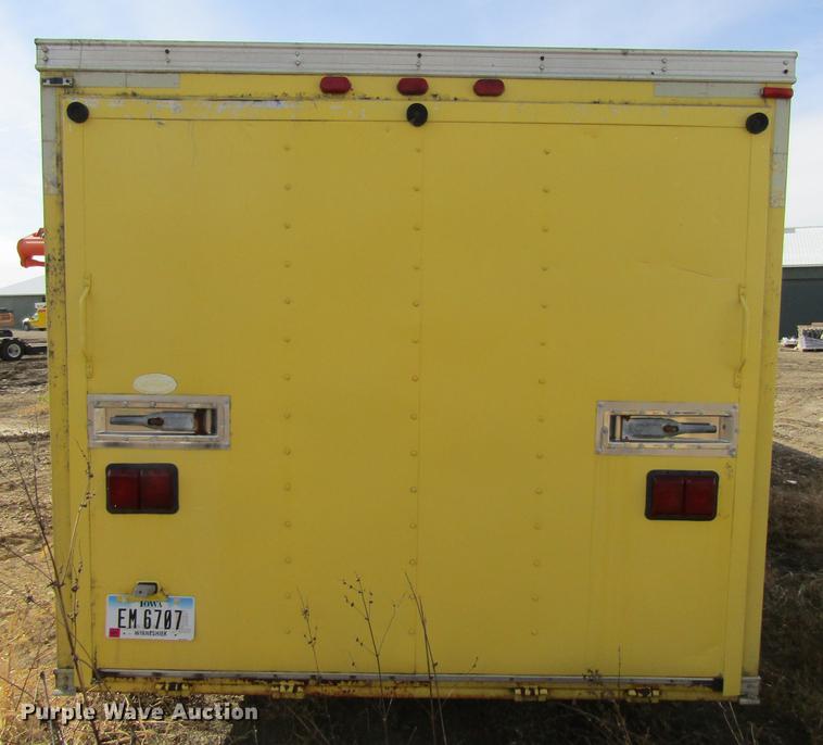 image for item DF3881 1999 United Express enclosed cargo trailer