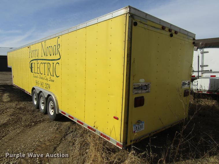 image for item DF3881 1999 United Express enclosed cargo trailer