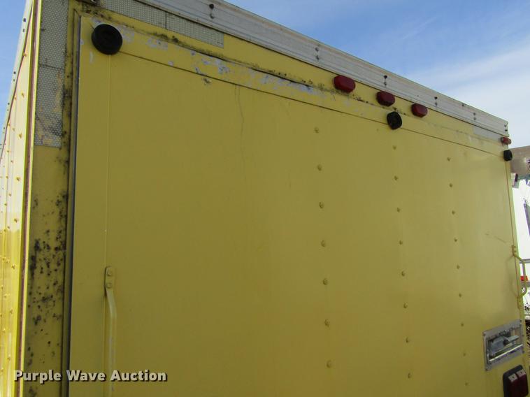 image for item DF3881 1999 United Express enclosed cargo trailer