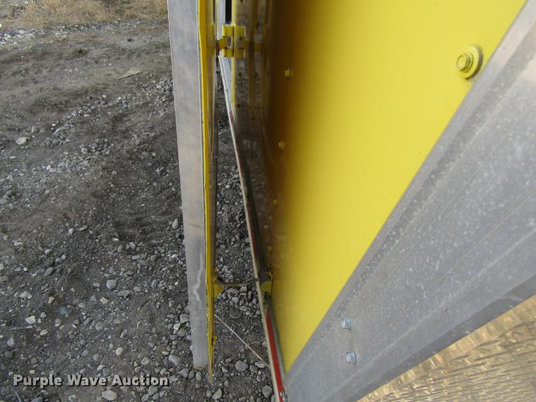 image for item DF3881 1999 United Express enclosed cargo trailer