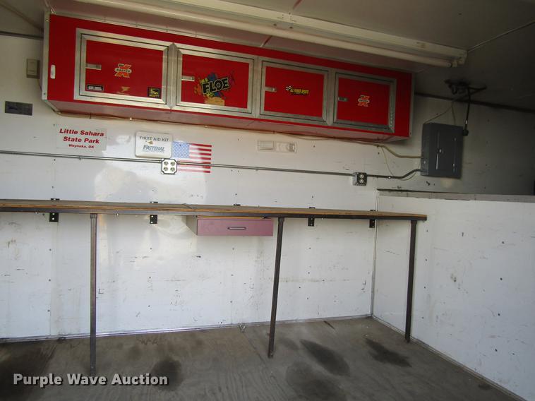 image for item DF3881 1999 United Express enclosed cargo trailer