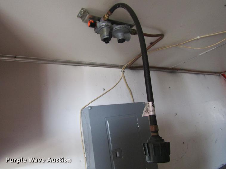 image for item DF3881 1999 United Express enclosed cargo trailer