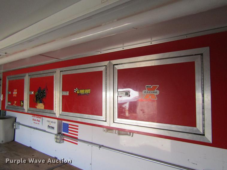 image for item DF3881 1999 United Express enclosed cargo trailer