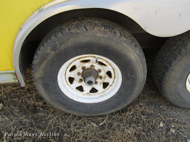 image for item DF3881 1999 United Express enclosed cargo trailer