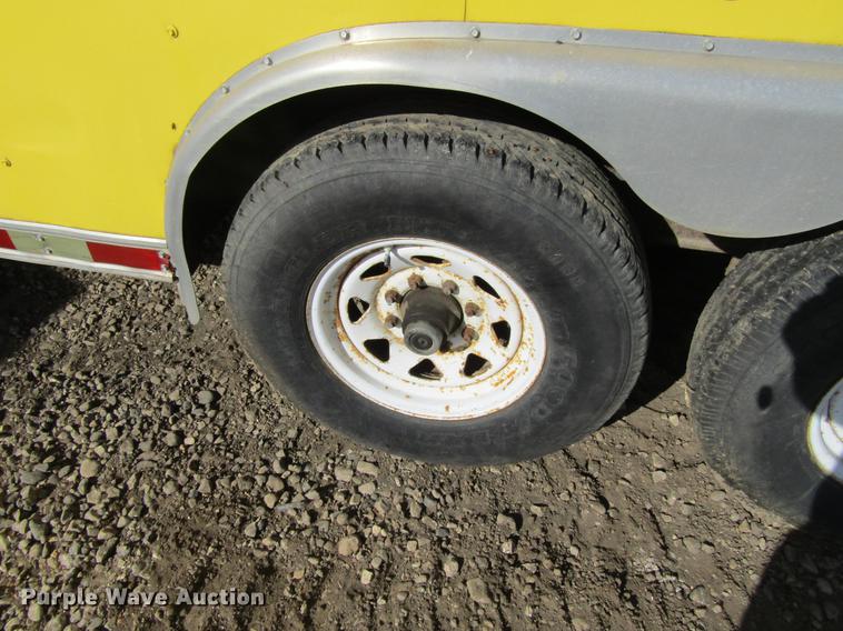 image for item DF3881 1999 United Express enclosed cargo trailer