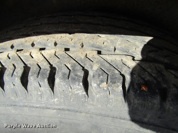 image for item DF3881 1999 United Express enclosed cargo trailer