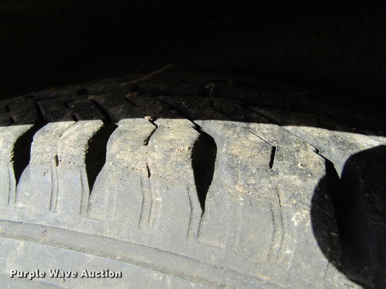 image for item DF3881 1999 United Express enclosed cargo trailer