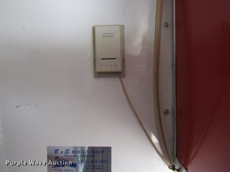 image for item DF3881 1999 United Express enclosed cargo trailer