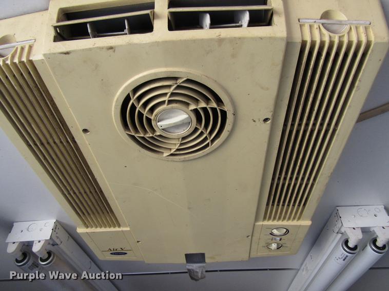 image for item DF3881 1999 United Express enclosed cargo trailer