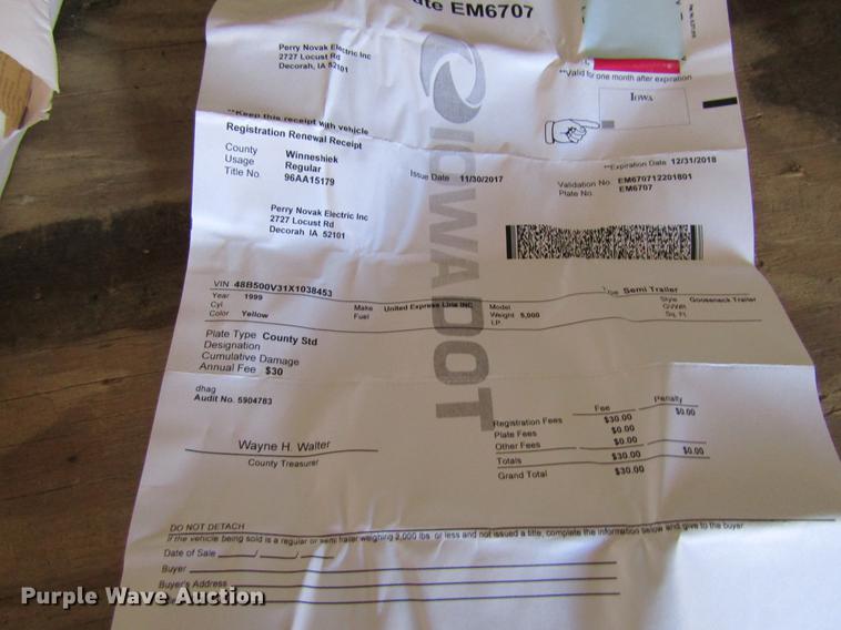 image for item DF3881 1999 United Express enclosed cargo trailer