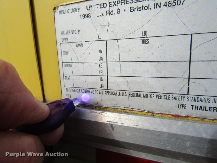 image for item DF3881 1999 United Express enclosed cargo trailer