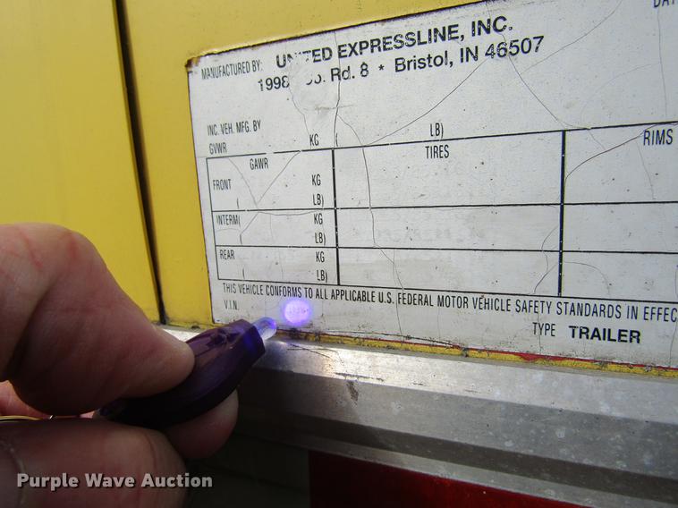 image for item DF3881 1999 United Express enclosed cargo trailer