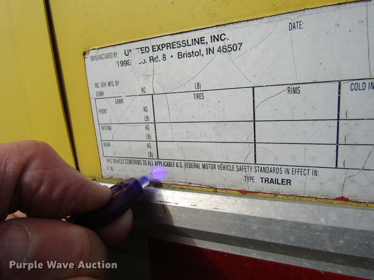 image for item DF3881 1999 United Express enclosed cargo trailer