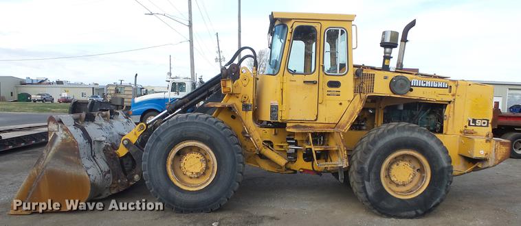image for item DG2762 1988 Michigan L90 wheel loader