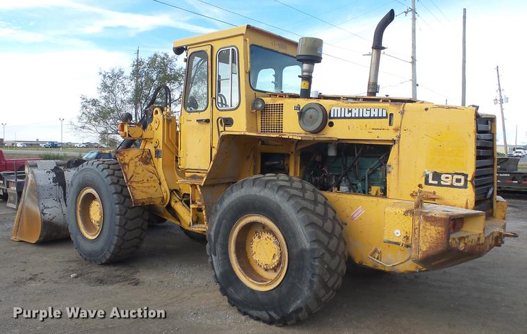 image for item DG2762 1988 Michigan L90 wheel loader