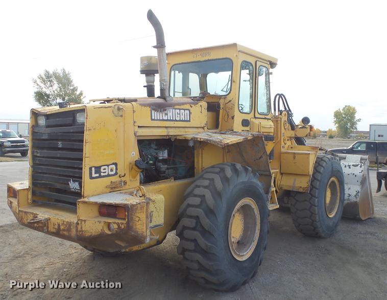 image for item DG2762 1988 Michigan L90 wheel loader