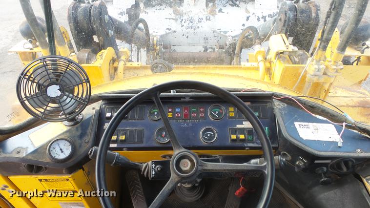 image for item DG2762 1988 Michigan L90 wheel loader