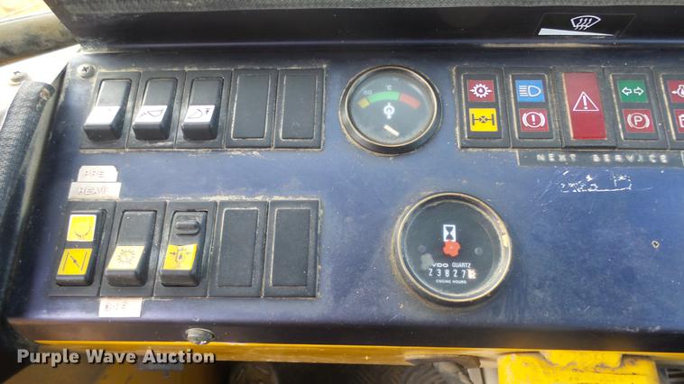 image for item DG2762 1988 Michigan L90 wheel loader