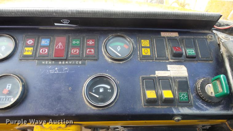 image for item DG2762 1988 Michigan L90 wheel loader