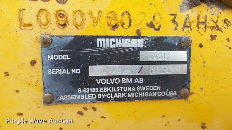 image for item DG2762 1988 Michigan L90 wheel loader