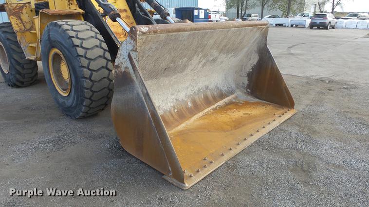 image for item DG2762 1988 Michigan L90 wheel loader
